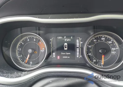 2017 Jeep Cherokee Latitude 4X4 из США, поврежденный, VIN 1C4PJMCS0HW563302